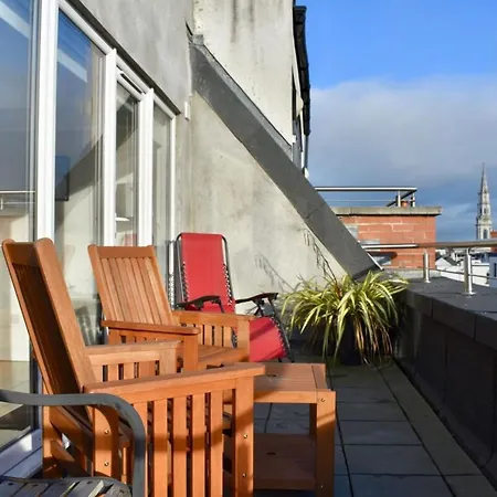 Modern And Spacious 2 Bed Apt In Central Apartment *