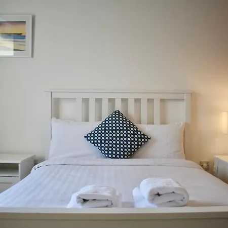 Apartment Modern And Spacious 2 Bed Apt In Central *